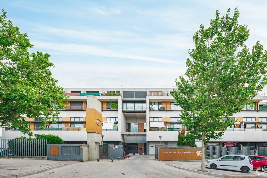 Bureau dans Tres Cantos, Madrid à vendre - Photo de l’immeuble – Image 3 sur 5