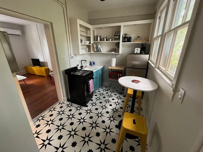 20 N Jefferson St, Staunton, VA à vendre - Photo de l’immeuble – Image 2 sur 66