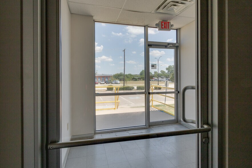 721 N Great Southwest Pky, Arlington, TX à louer - Photo intérieure – Image 3 sur 20