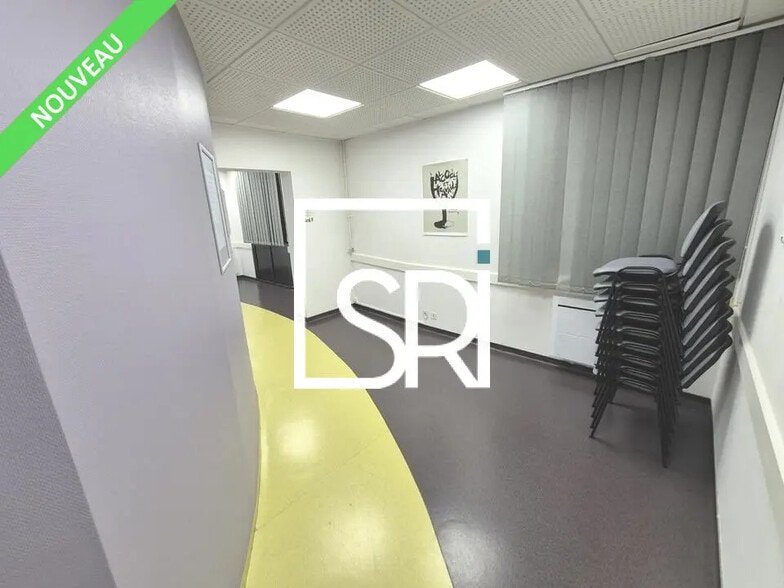 Bureau dans Issoire à vendre - Photo de l’immeuble – Image 3 sur 10