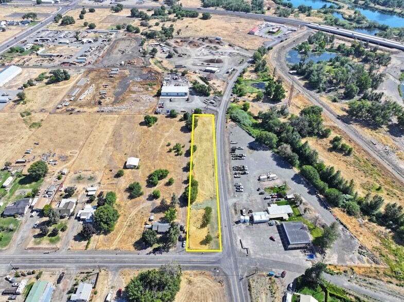 3304 W Birchfield Rd, Yakima, WA à vendre - Photo de l’immeuble – Image 2 sur 7