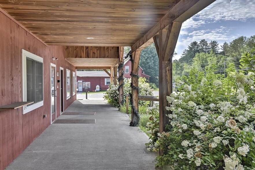Local commercial dans Brattleboro, VT à vendre - Photo de l’immeuble – Image 3 sur 27