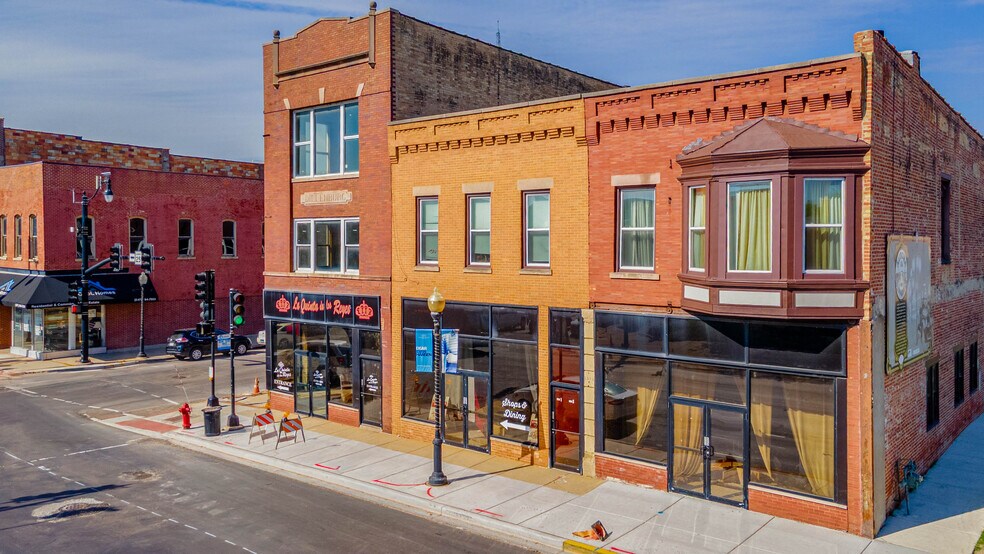 50 N Broadway, Aurora, IL à louer - Photo de l’immeuble – Image 1 sur 6