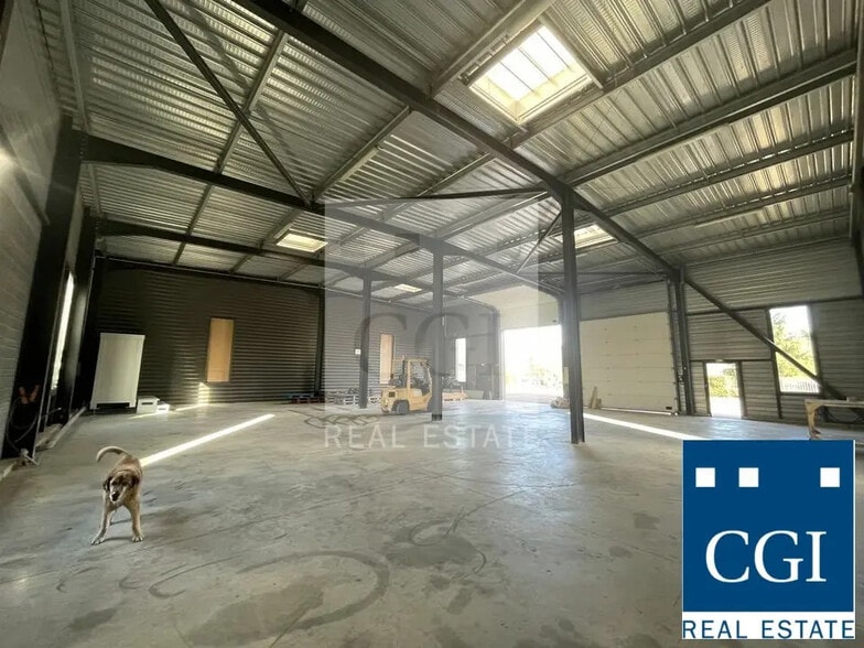 Local d’activités dans Le Grand-Lemps à louer - Photo de l’immeuble – Image 3 sur 6