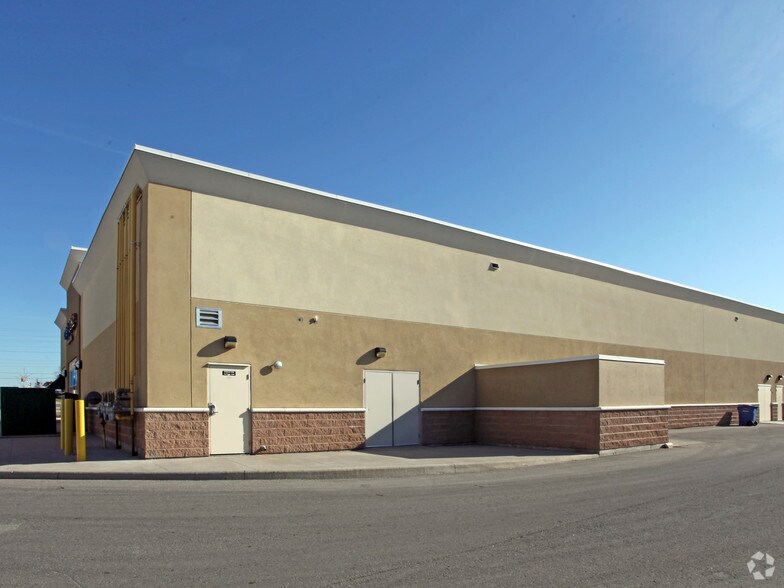 991 Taunton Rd E, Oshawa, ON à louer - Photo de l’immeuble – Image 2 sur 8