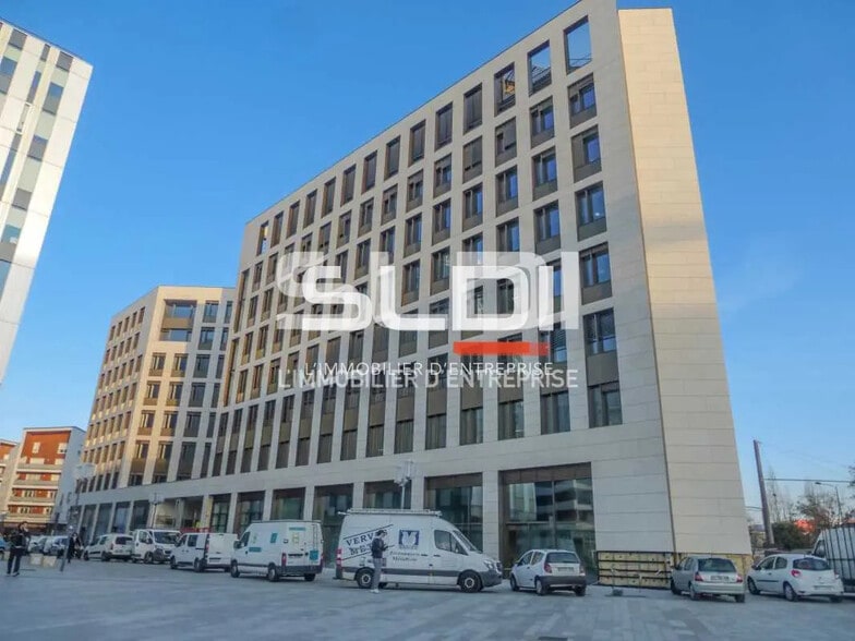 Local commercial dans Villeurbanne à louer - Photo de l’immeuble – Image 1 sur 19