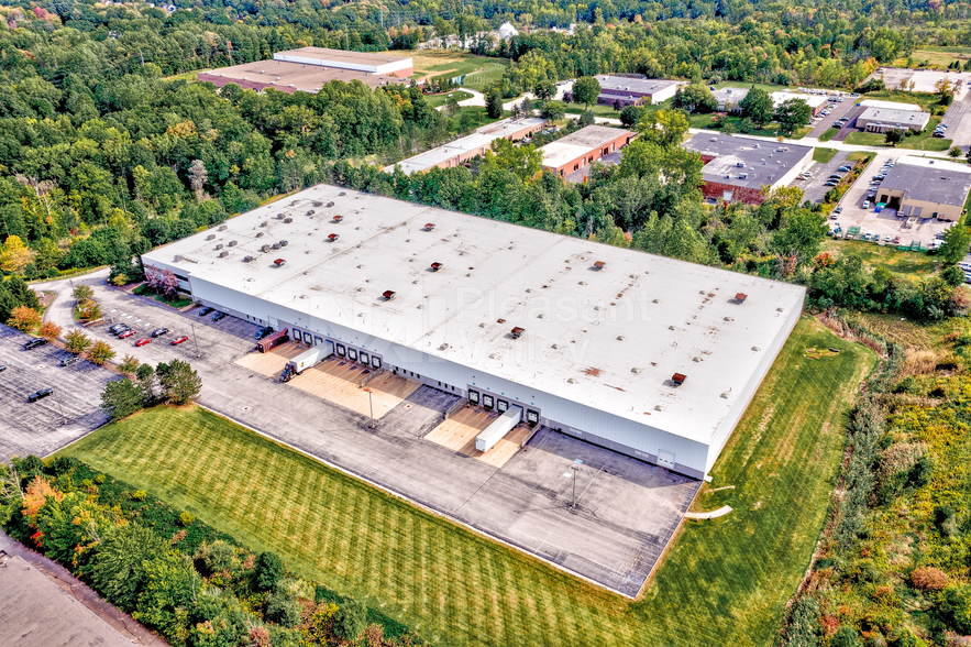 30725 Solon Industrial Pky, Solon, OH à louer - Photo de l’immeuble – Image 3 sur 3