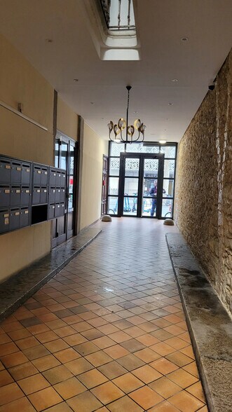 Bureau dans Lyon à louer - Photo de l’immeuble – Image 1 sur 5