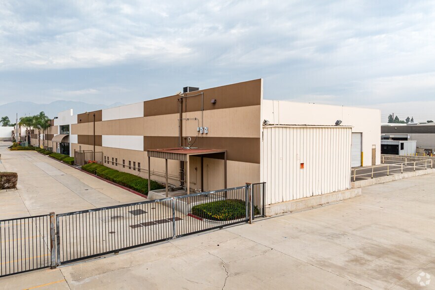 5780 Soestern Ct, Chino, CA à louer - Photo de l’immeuble – Image 3 sur 36