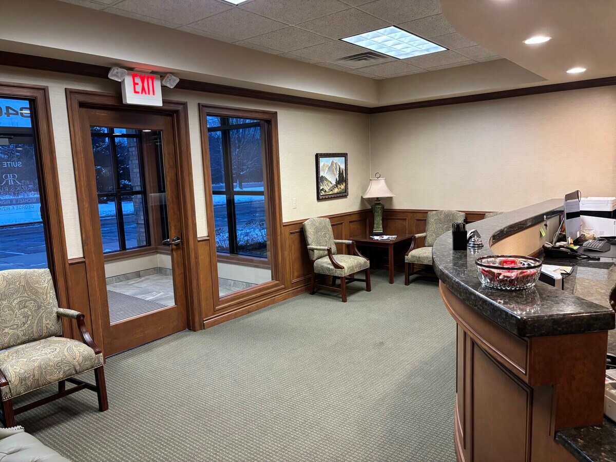9400 S Saginaw St, Grand Blanc, MI 48439 - Lot 5 - - Hall d’entrée - Image 2 of 6
