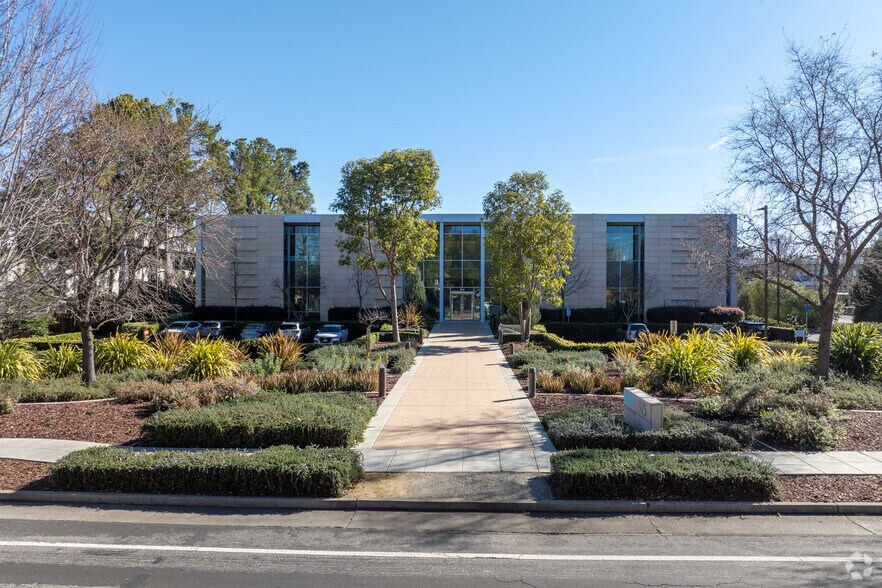 975 S California Ave, Palo Alto, CA à louer - Photo principale – Image 1 sur 13