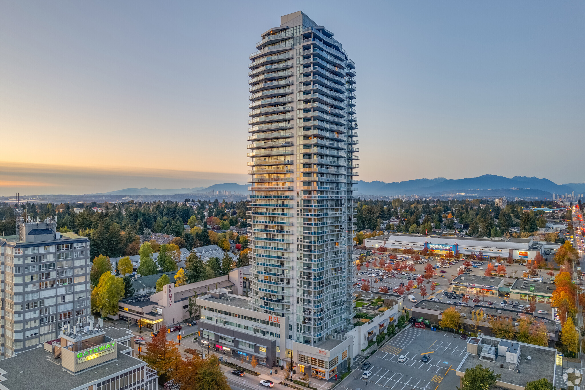 11957 80 Av, Delta, BC à louer Photo principale– Image 1 sur 12