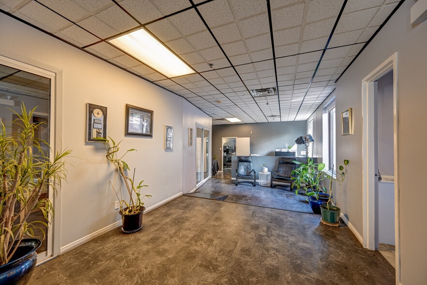 2251 Av Papineau, Montréal, QC à vendre - Photo de l’immeuble – Image 3 sur 20