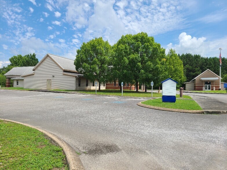611 E Villanow St, LaFayette, GA à vendre - Photo de l’immeuble – Image 2 sur 6