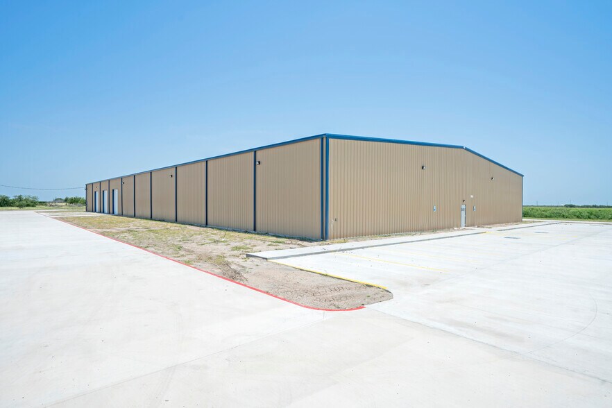 5823 Millineum Drive, Harlingen, TX à louer - Photo de l’immeuble – Image 2 sur 10