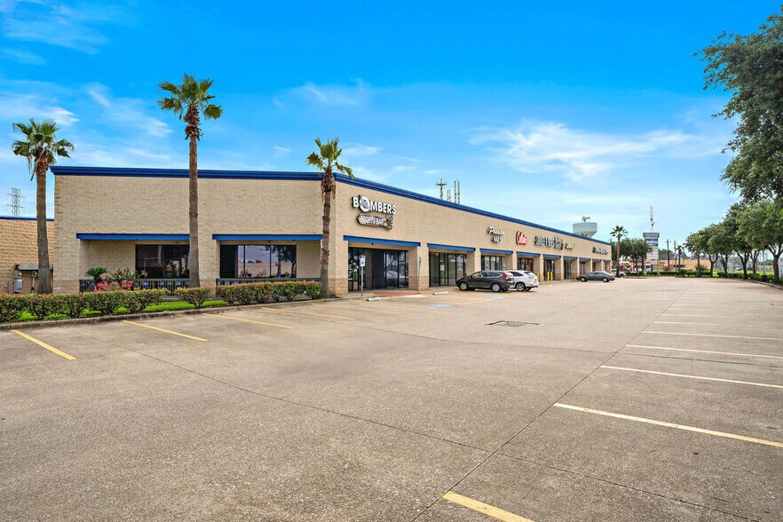 15255 Gulf Fwy, Houston, TX à louer - Photo de l’immeuble – Image 1 sur 10