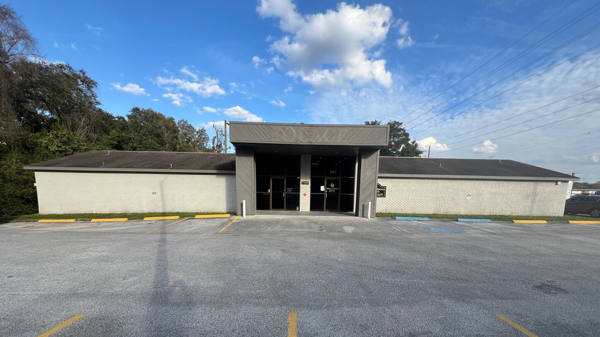 7008 Jason Dr, Zephyrhills, FL à vendre Photo de l’immeuble– Image 1 sur 23