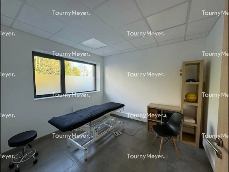 Local d’activités dans La Mézière à louer - Photo intérieure – Image 3 sur 6