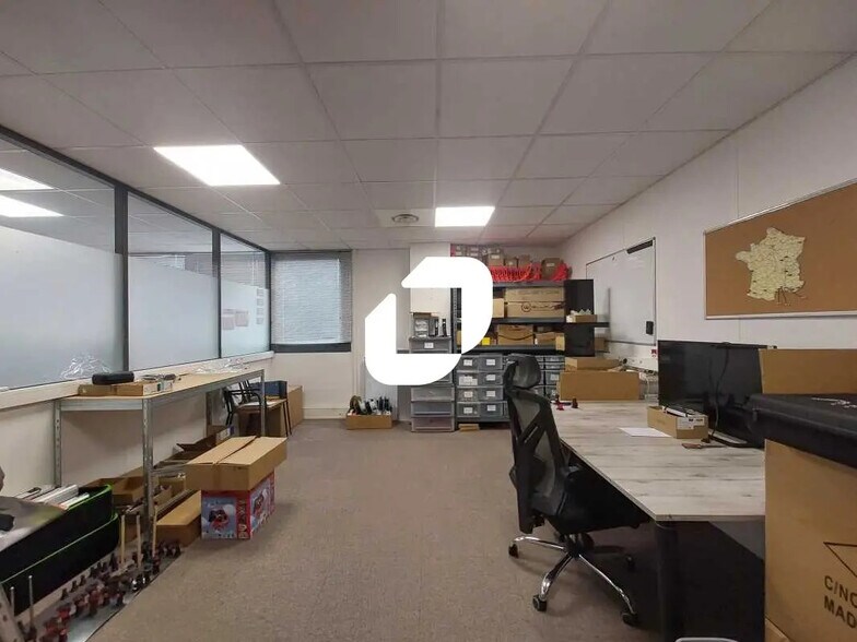 Bureau dans Baillargues à louer - Photo de l’immeuble – Image 2 sur 3