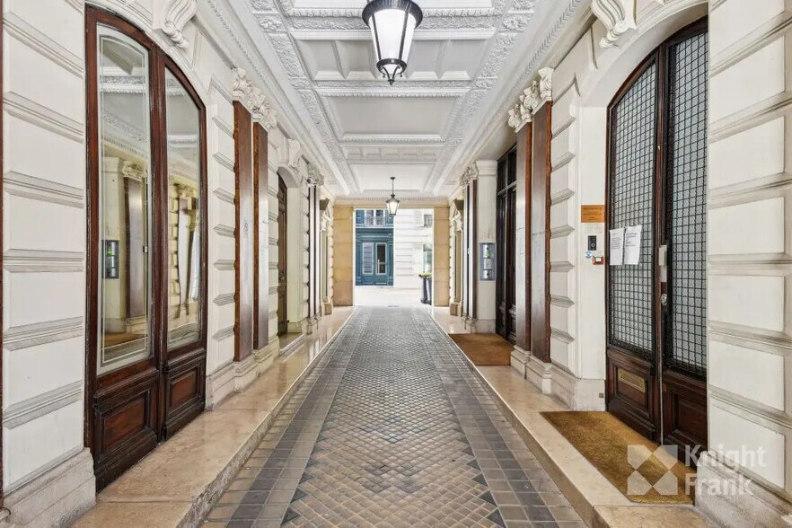 46 Rue De Londres, Paris à louer - Photo de l’immeuble – Image 2 sur 8