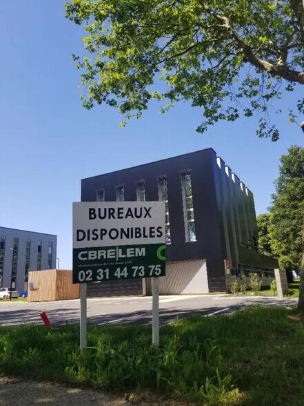 Bureau dans BRETTEVILLE-SUR-ODON à louer - Photo de l’immeuble – Image 3 sur 7