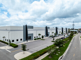 Plus de détails pour 8200 NW 93rd St, Miami, FL - Industriel/Logistique à louer