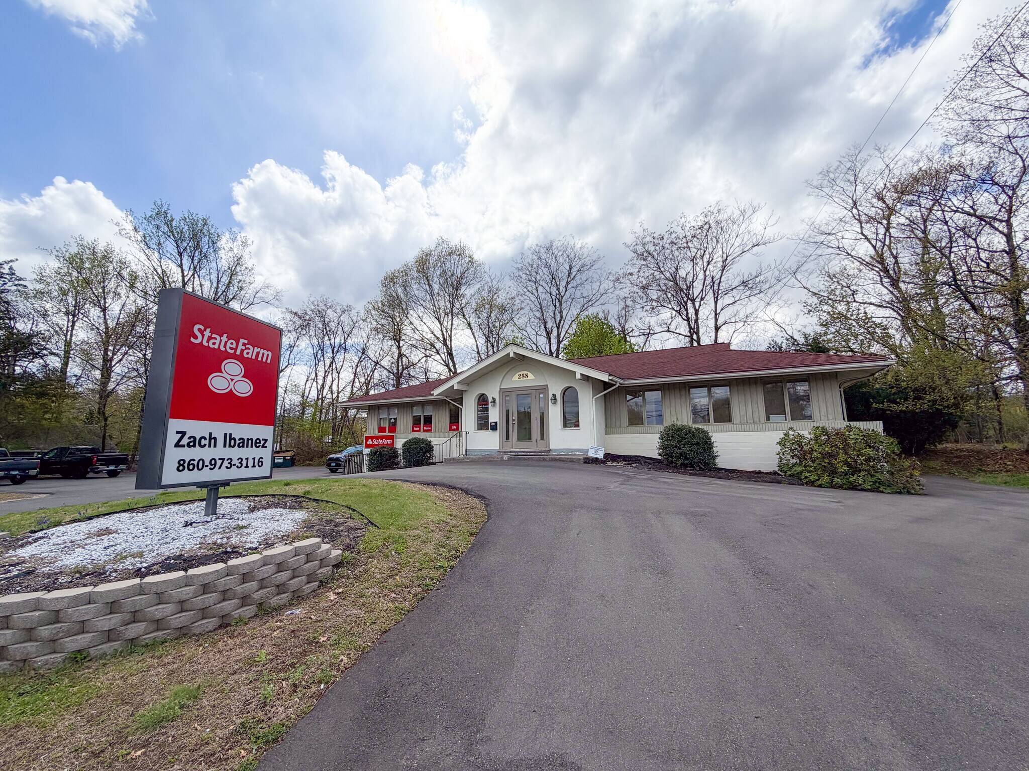 258 Middle St, Bristol, CT à vendre Photo principale– Image 1 sur 22