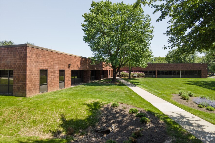 307 College Rd E, Princeton, NJ à louer - Photo de l’immeuble – Image 2 sur 7