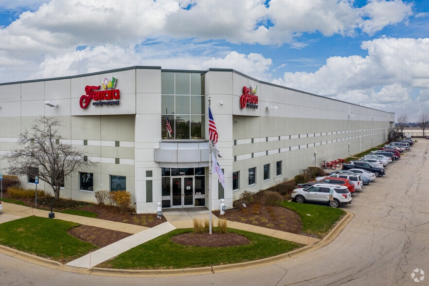 901 Carlow Dr, Bolingbrook, IL à louer - Photo de l’immeuble – Image 1 sur 8