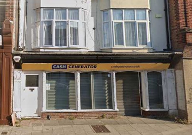 25 High St, Clacton On Sea à louer Photo de l’immeuble– Image 1 sur 2