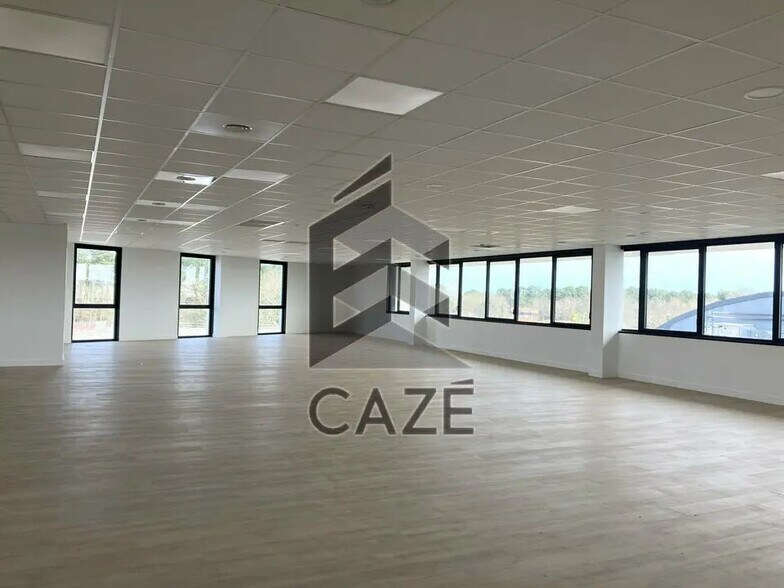 Bureau dans Mérignac à louer - Photo de l’immeuble – Image 2 sur 8