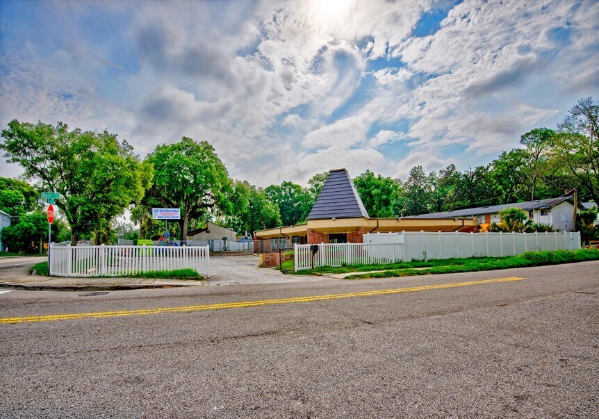 6902 Lillian Rd, Jacksonville, FL à vendre Photo de l’immeuble– Image 1 sur 10