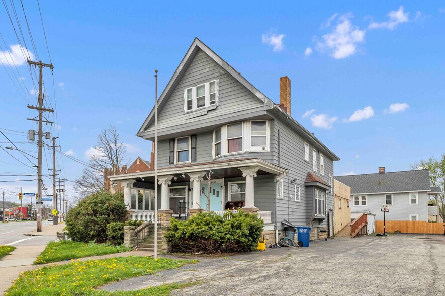 4438 Pearl Rd, Cleveland, OH à vendre - Photo de l’immeuble – Image 2 sur 44
