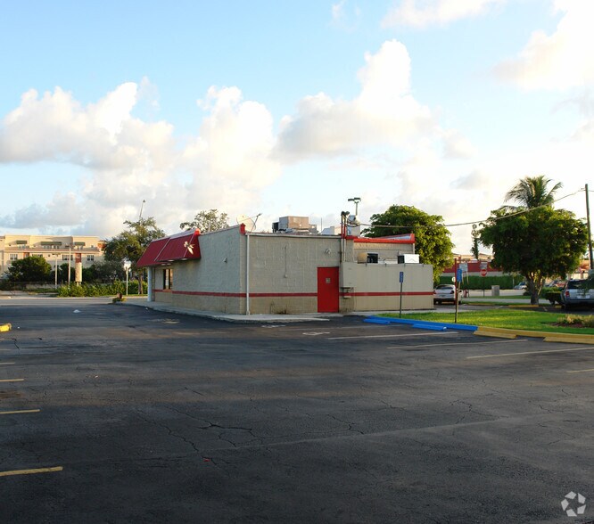 1720 E Sunrise Blvd, Fort Lauderdale, FL à louer - Photo principale – Image 1 sur 3