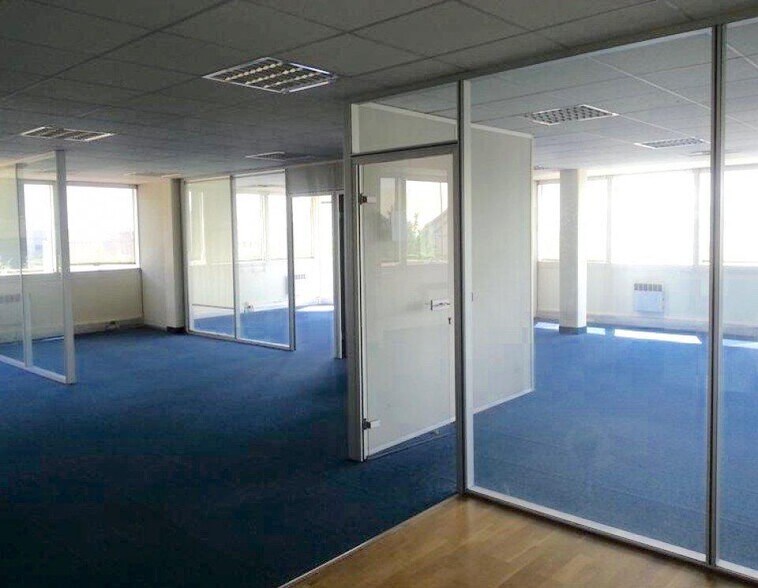 Bureau dans Vélizy-Villacoublay à louer - Photo de l’immeuble – Image 2 sur 5