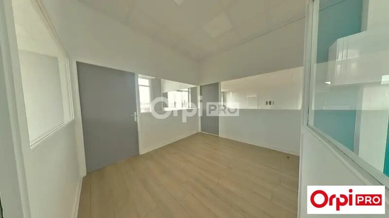 Bureau dans Roubaix à louer - Photo intérieure – Image 3 sur 12