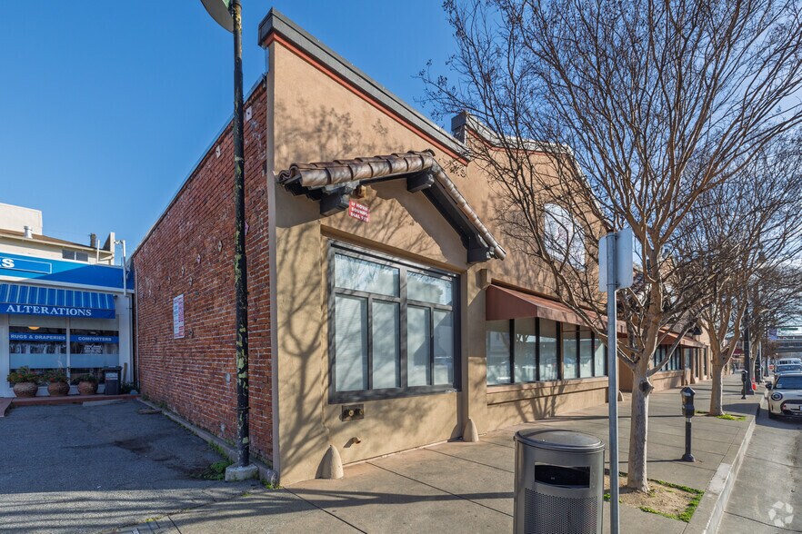 724 Fourth St, San Rafael, CA à vendre - Photo de l’immeuble – Image 2 sur 4