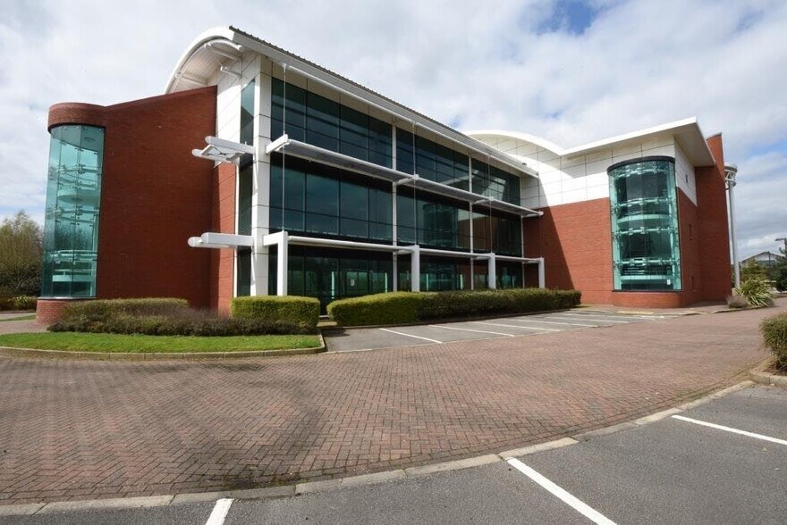 1100 Daresbury Park, Warrington à louer - Photo de l’immeuble – Image 3 sur 15
