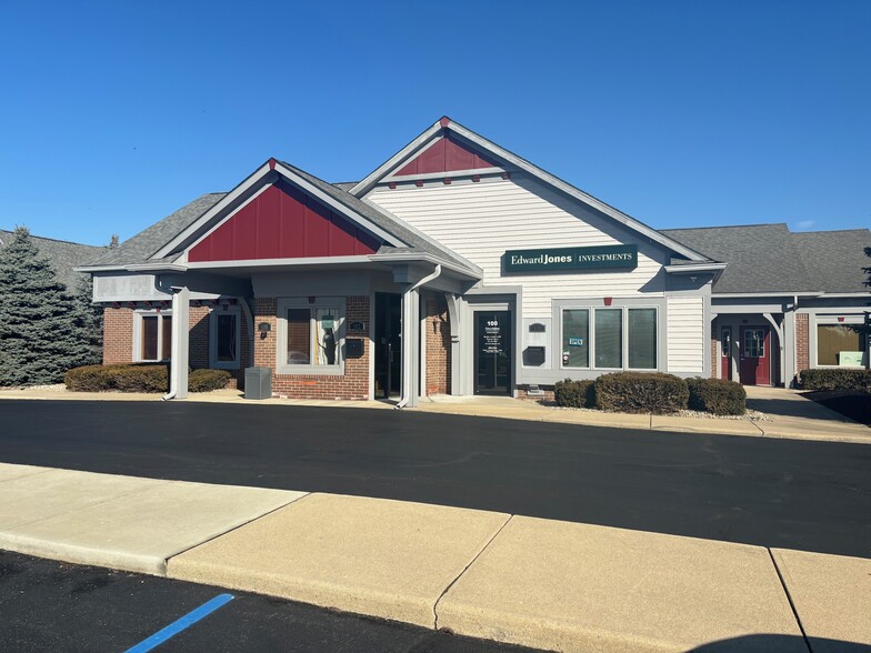 400 W Green Meadows Dr, Greenfield, IN à louer - Photo de l’immeuble – Image 1 sur 4