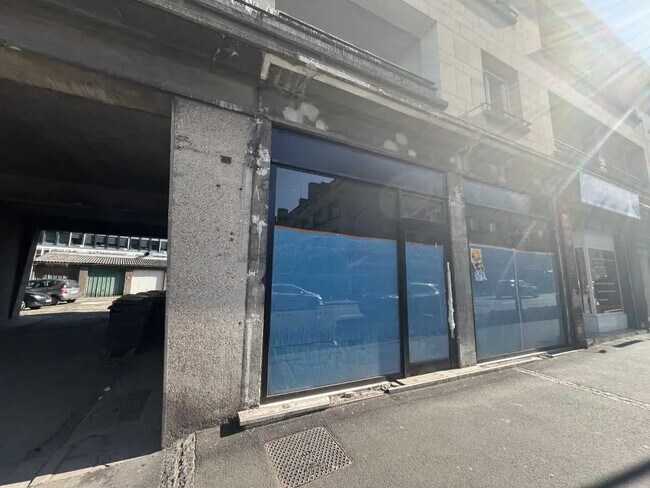 Plus de détails pour Local commercial à vendre