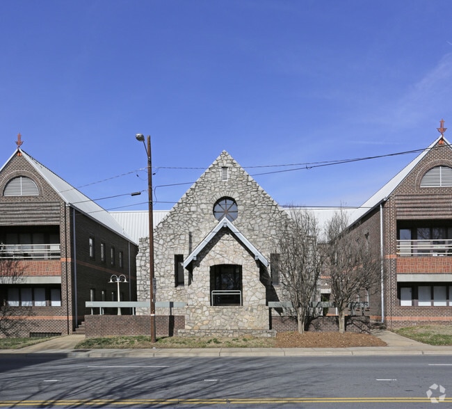 101 N McDowell St, Charlotte, NC à vendre - Photo de l’immeuble – Image 1 sur 3