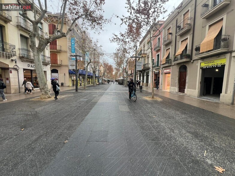 Local commercial dans Vilanova i la Geltrú, Barcelona à louer - Photo de l’immeuble – Image 3 sur 4
