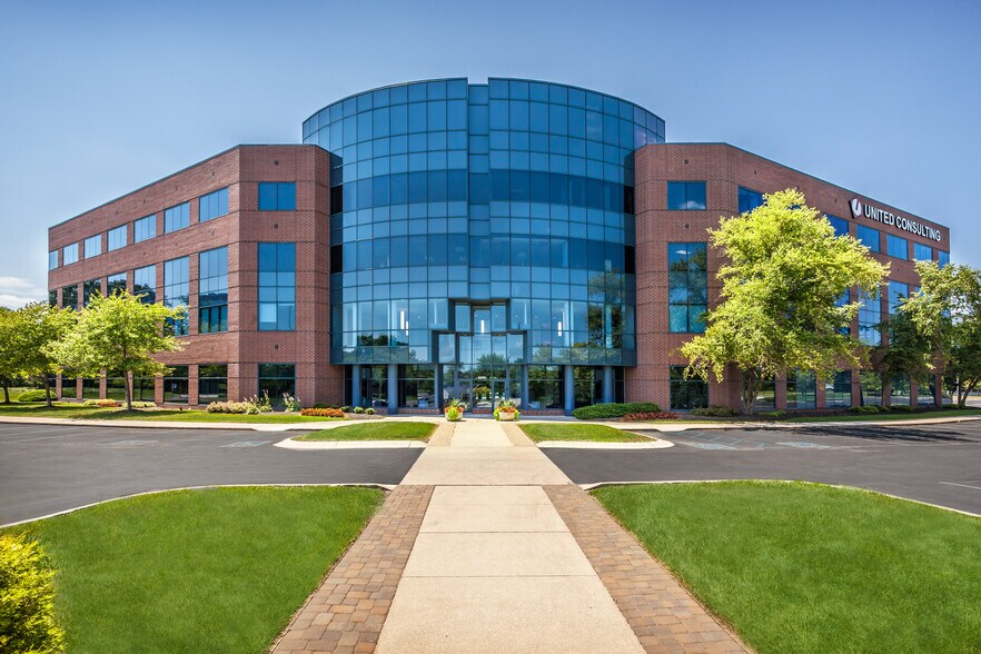 8440 Allison Pointe Blvd, Indianapolis, IN à louer - Photo principale – Image 1 sur 24