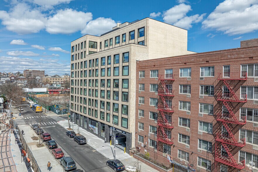 15310 88th Ave, Jamaica, NY à louer - Photo de l’immeuble – Image 2 sur 6