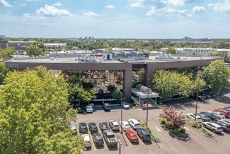 Plus de détails pour 825 E Gate Blvd, Garden City, NY - Bureau à louer