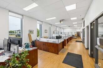 1710 Rte Transcanadienne, Dorval, QC à louer Photo intérieure– Image 2 sur 13