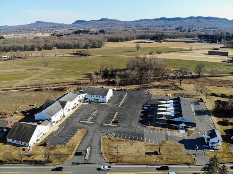 195 Russell St, Hadley, MA à louer - Photo principale – Image 3 sur 3