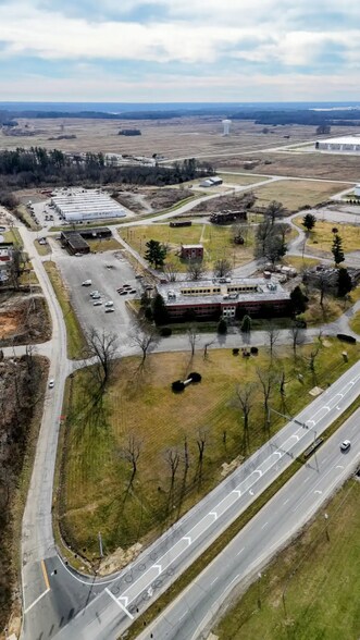 11452 Highway 62, Charlestown, IN à louer - Aérien – Image 2 sur 3