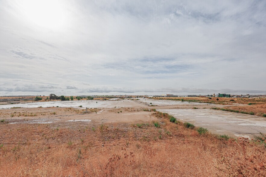 Lugar I-9, Torija, Guadalajara à louer - Photo de l’immeuble – Image 2 sur 5