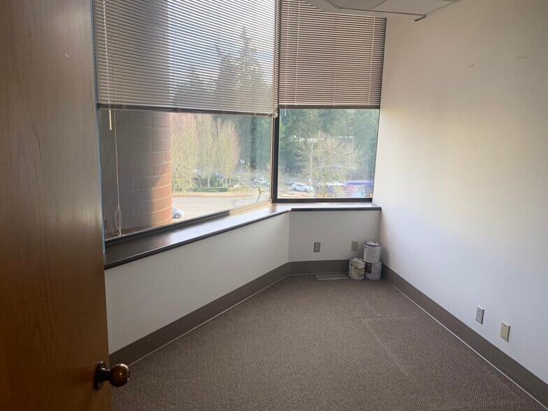15446 NE Bel Red Rd, Redmond, WA à louer - Photo intérieure – Image 3 sur 10